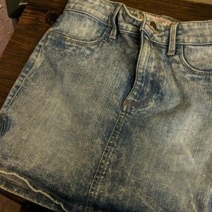 Mini Guess skirt